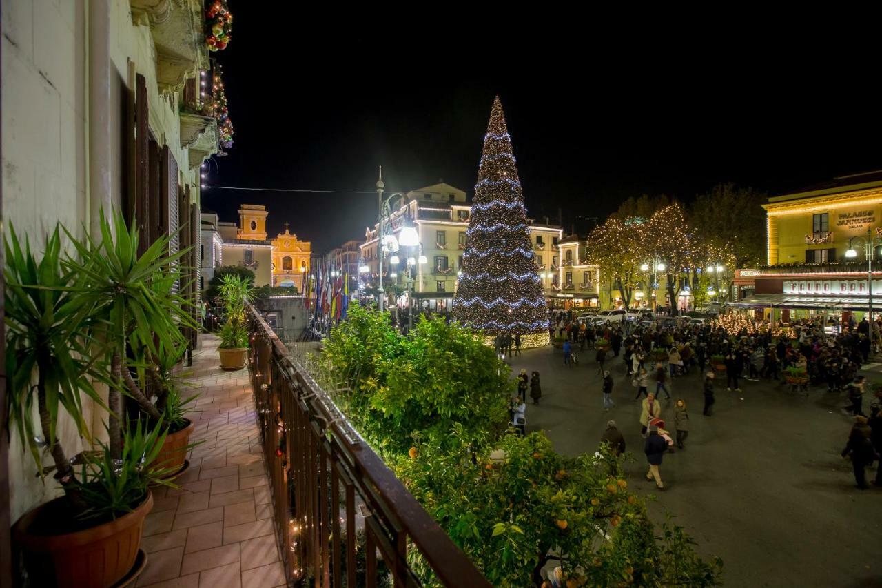 Cuomo * Sorrento